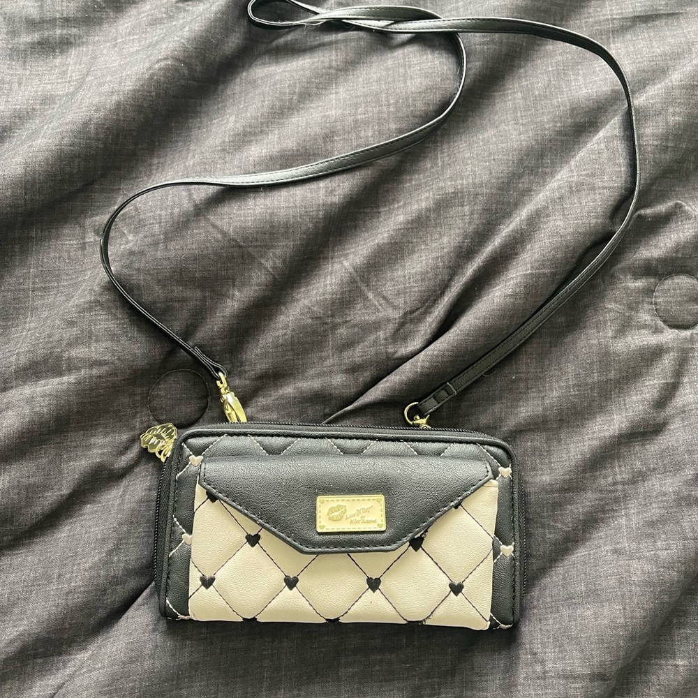 Love betsy by betsy johnson crossbody bag